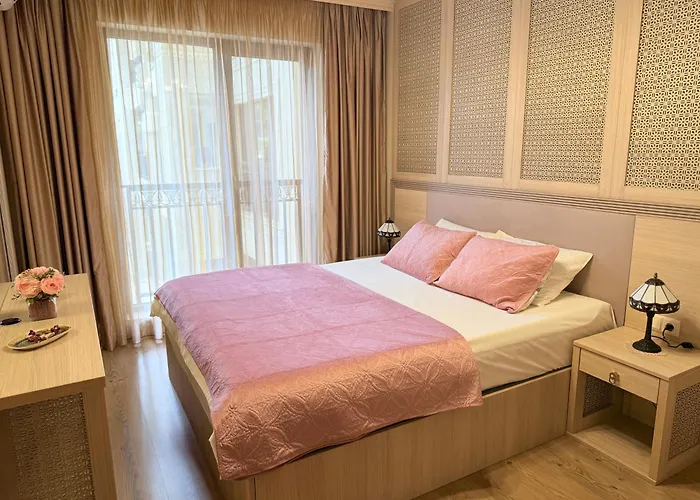 Delux Argisht Золоті Піски